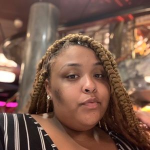 Meet your Posher, Danisha